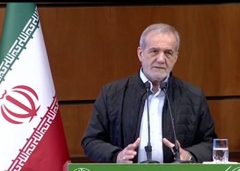 پزشکیان: آینده کشور به دست معلمان ساخته می شود/ تاکید دوباره بر عدالت آموزشی