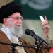 رهبری در حرم امام: مخالفت صریح با طرح آمریکایی ها در مذاکرات / (خطاب به امریکا) چرا دخالت می کنید؟ ایران غنی‌سازی داشته باشد یا نداشته باشد، به شما چه؟