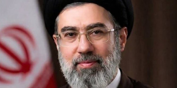 نخستین پیام آیت‌الله مجتبی خامنه‌ای: خواست توده‌های مردم، ادامه دفاع موثر و پشیمان‌ کننده است / قطعاً همچنان از اهرم مسدود کردن تنگه هرمز باید استفاده شود/ کشورهای همسایه باید تکلیف خود را با متجاوزین به وطن ما معلوم کنند
